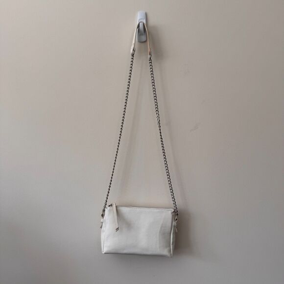 Forever21 Creamy White Crossbody Chain Bag - Picture 1 of 5